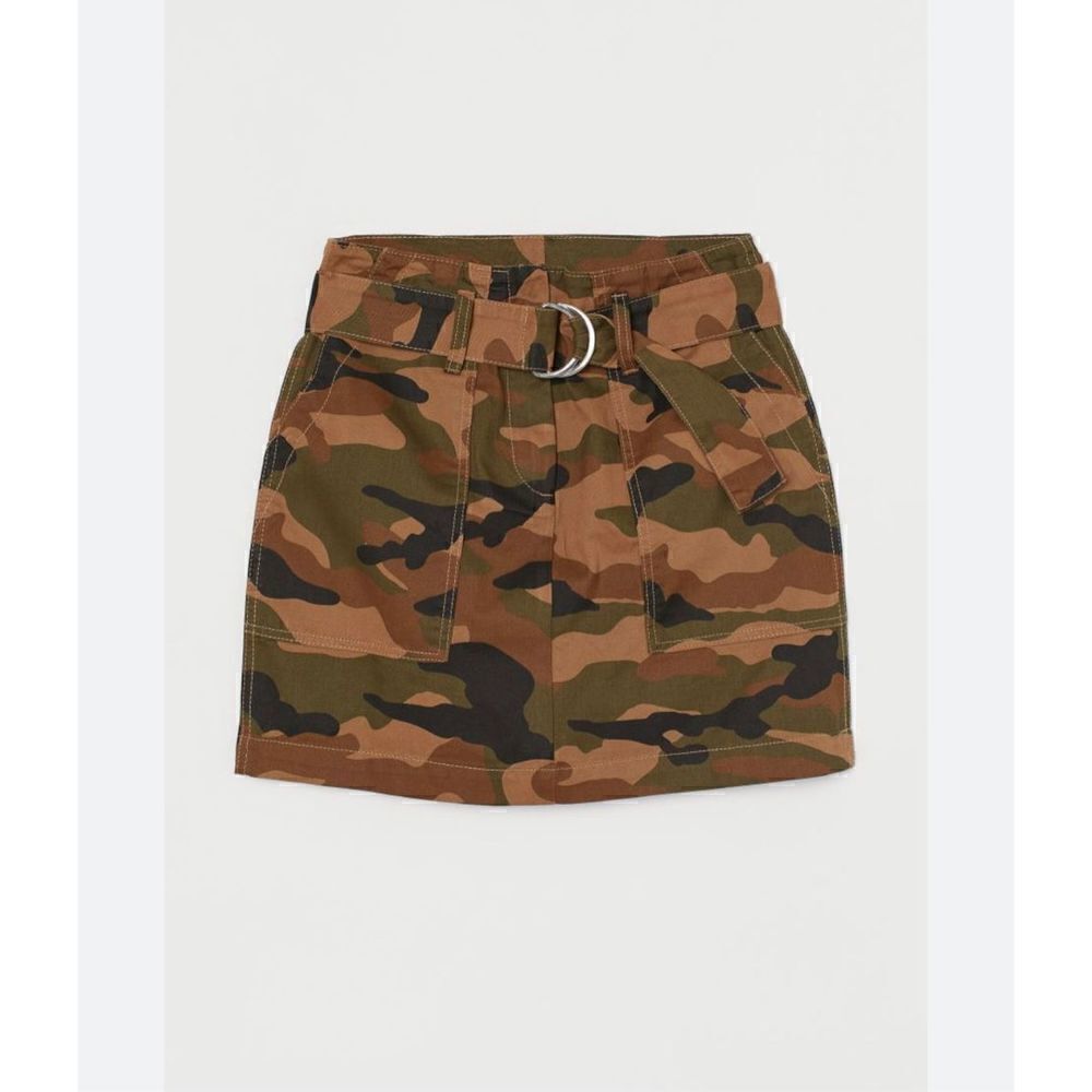 H&M Patterned Cargo Mini Skirt Khaki green/patterned size 2